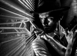 Ο θάνατος μυρίζει ναφθαλίνη